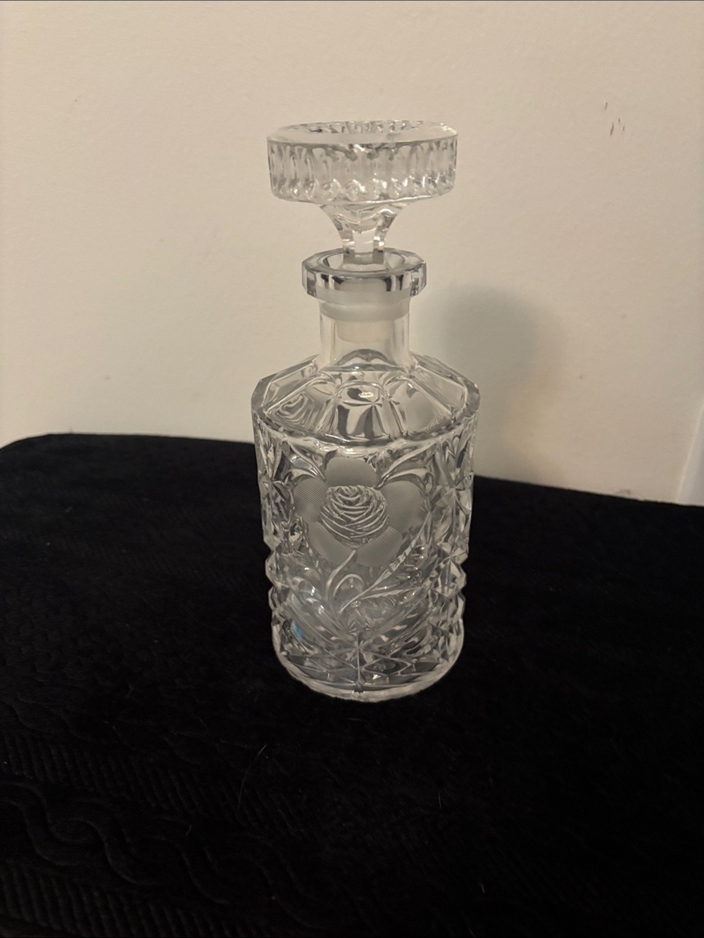 Heavy Cut Crystal Glass Liquor Decanter Whiskey Bourbon Vintage Barware Storage